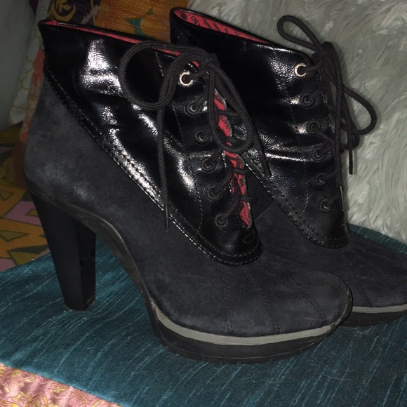 Shoes - Picture 3 of 7